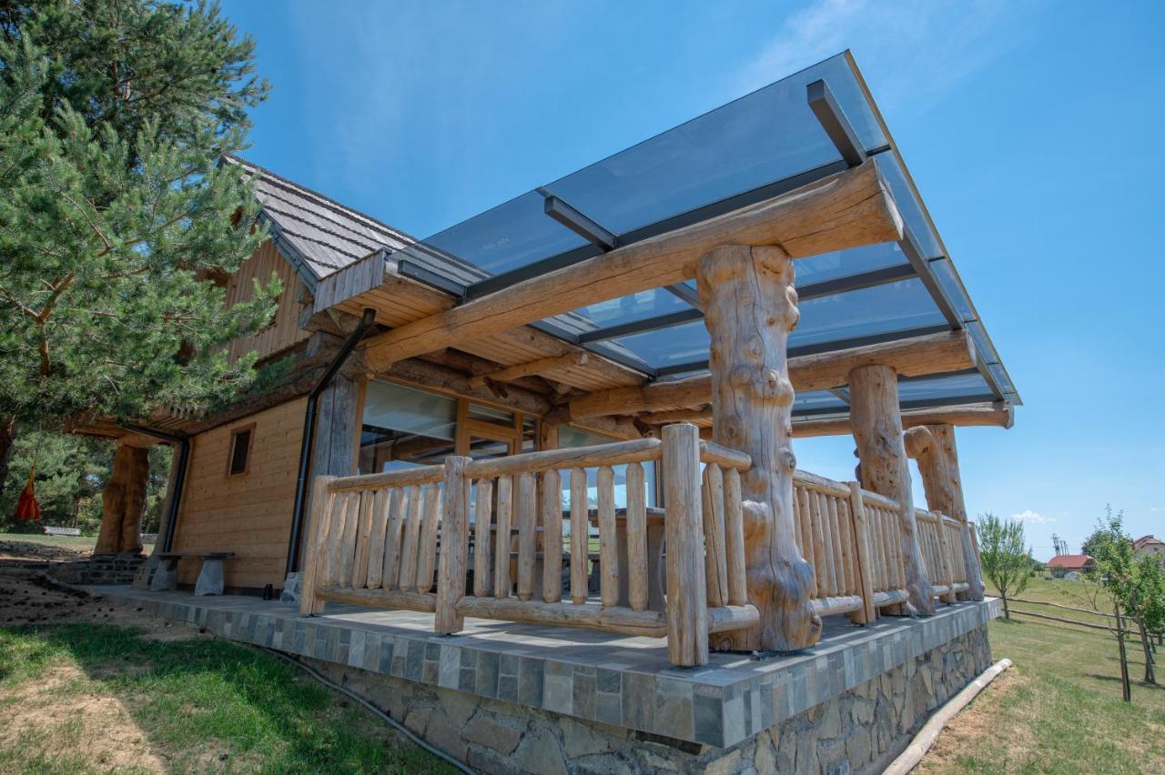 Holiday Home Ernest Zelezni With Hot Tub Ivancna Gorica Eksteriør billede