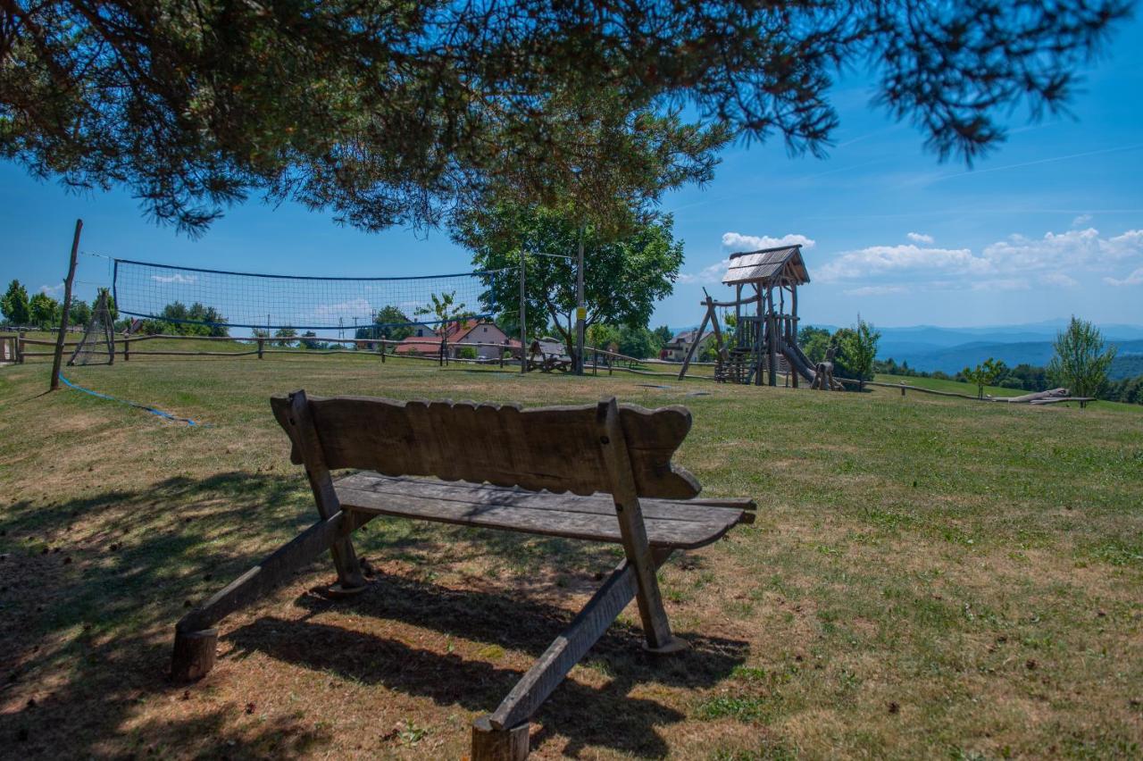 Holiday Home Ernest Zelezni With Hot Tub Ivancna Gorica Eksteriør billede