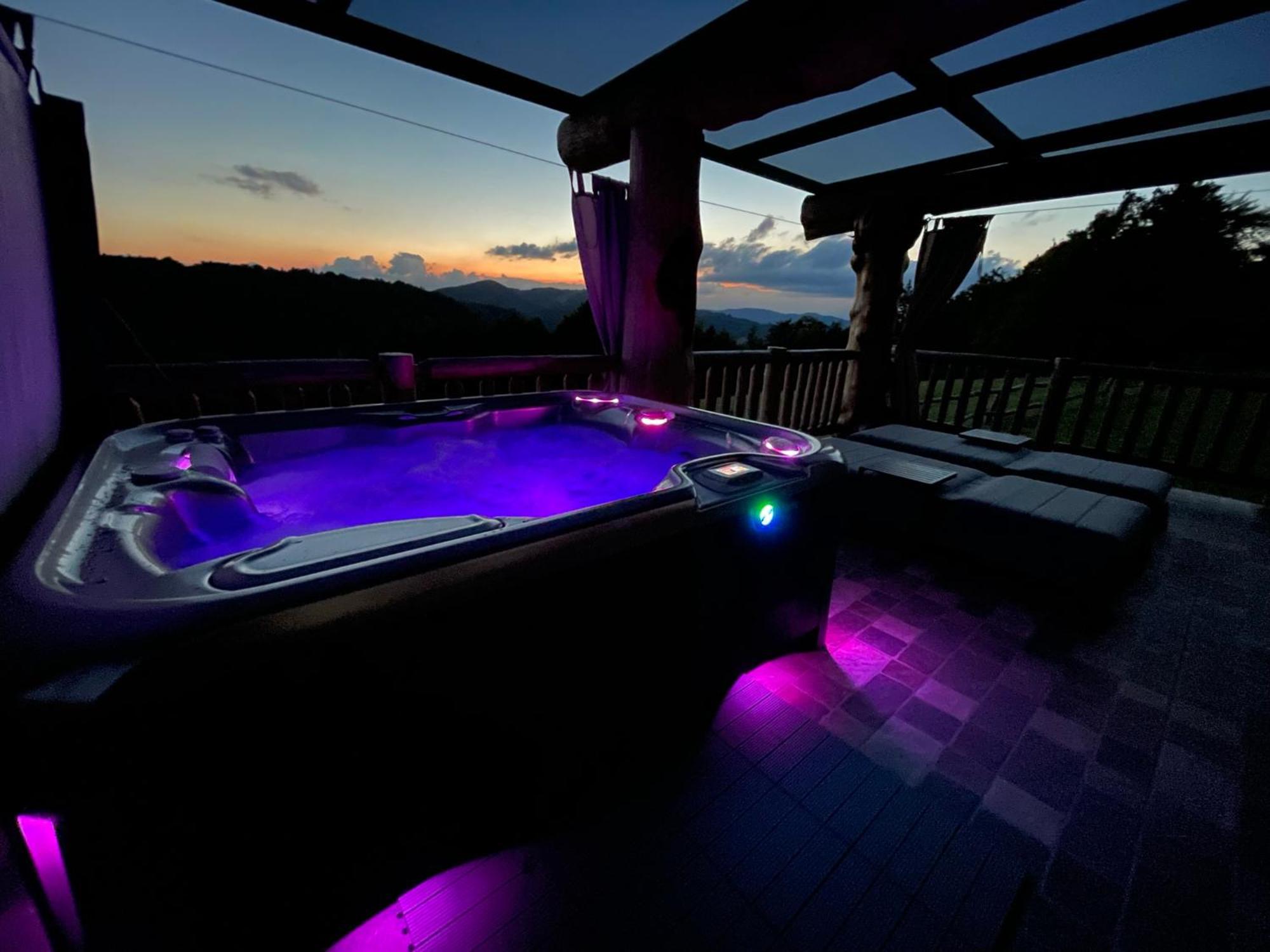 Holiday Home Ernest Zelezni With Hot Tub Ivancna Gorica Eksteriør billede