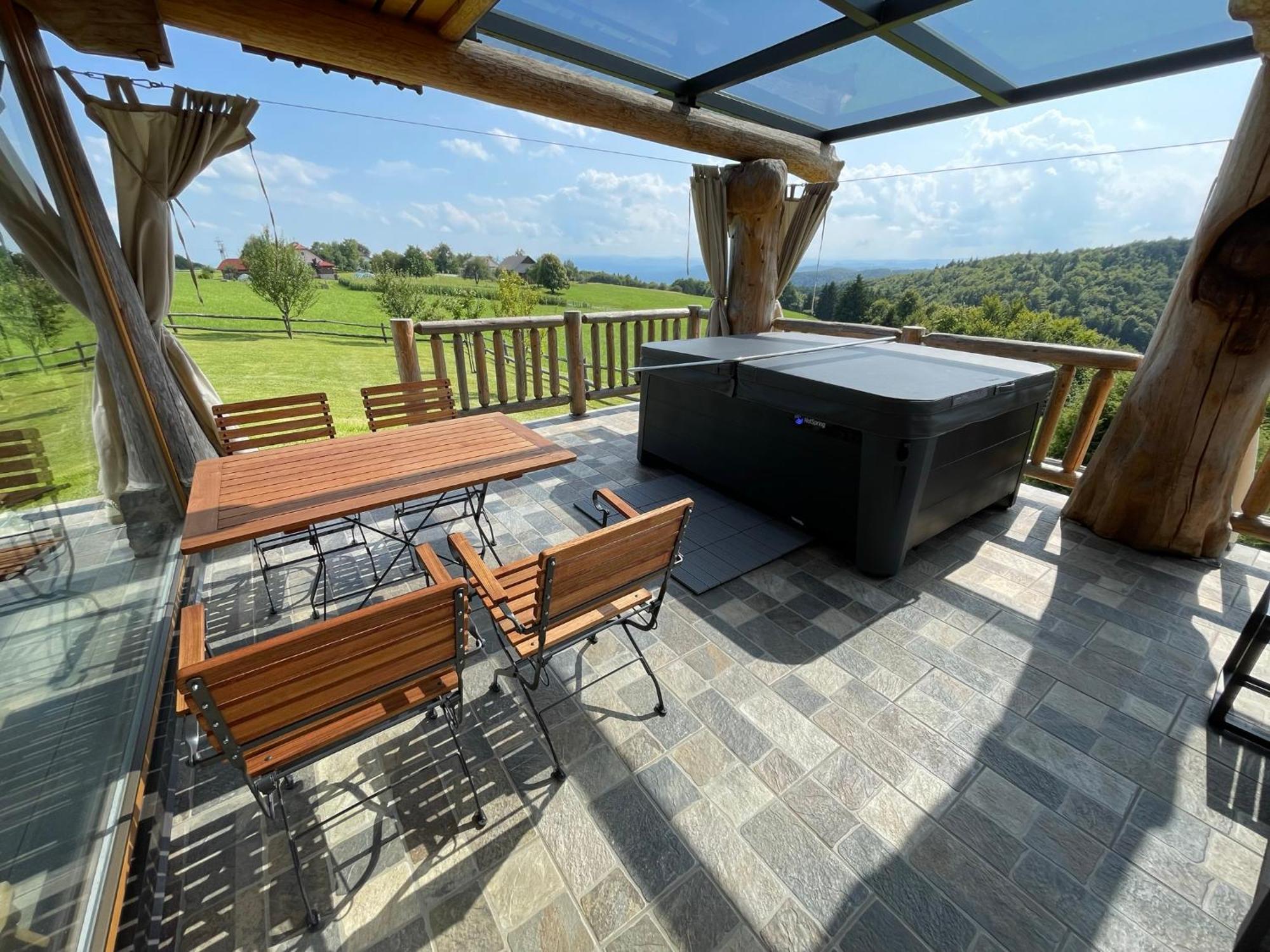 Holiday Home Ernest Zelezni With Hot Tub Ivancna Gorica Eksteriør billede